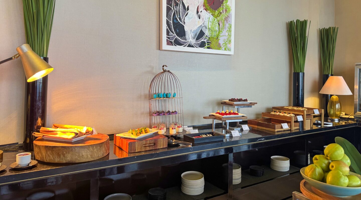 Complimentary afternoon tea at Club InterContinental Lounge