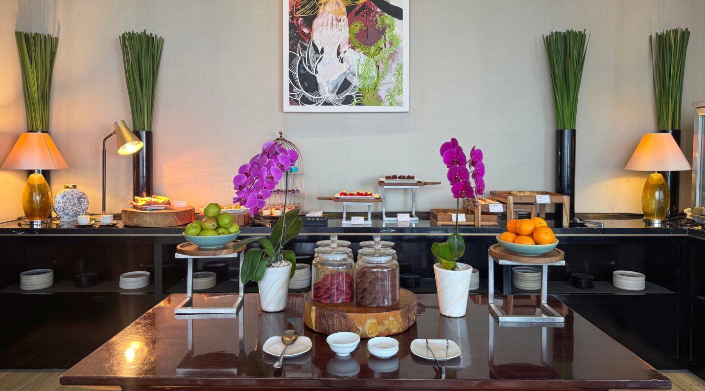 Complimentary afternoon tea at Club InterContinental Lounge